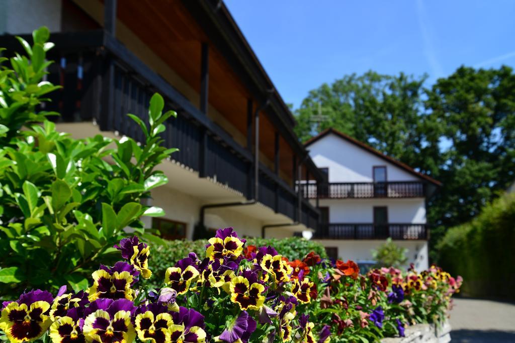 Hotel Am Buchwald Esslingen am Neckar Екстериор снимка