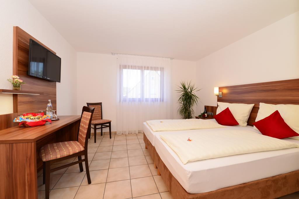 Hotel Am Buchwald Esslingen am Neckar Стая снимка