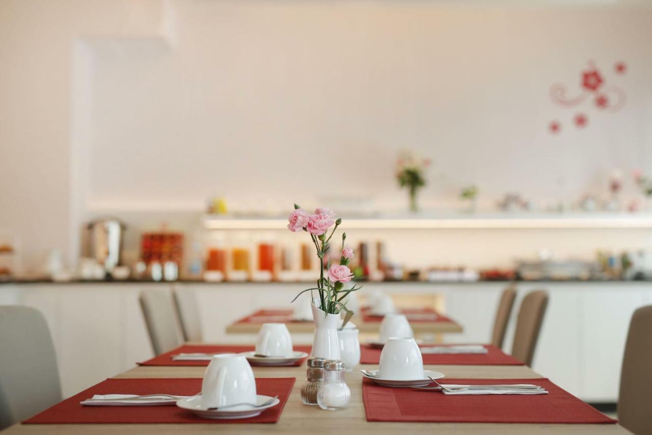 Hotel Am Buchwald Esslingen am Neckar Екстериор снимка