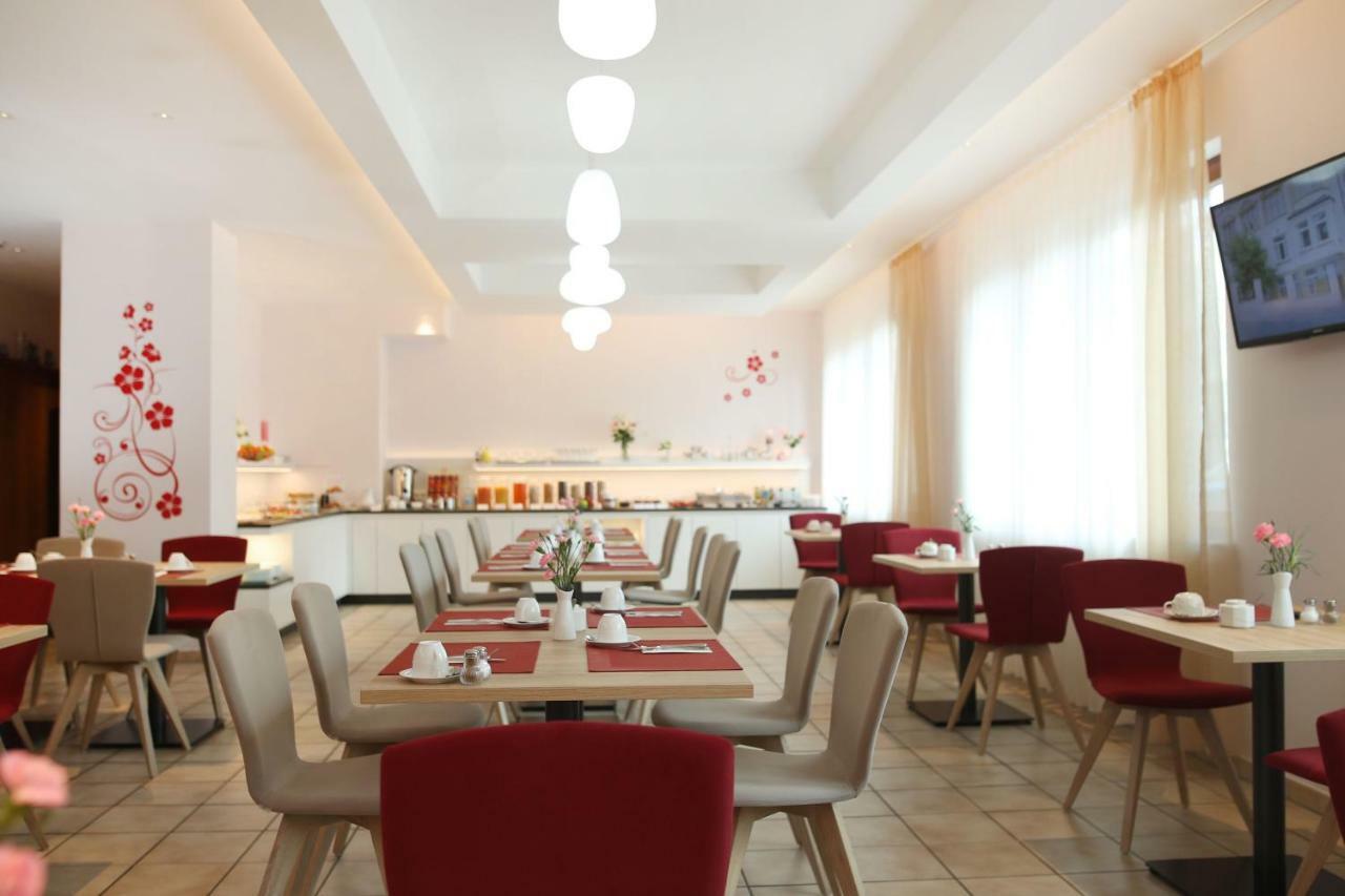 Hotel Am Buchwald Esslingen am Neckar Екстериор снимка