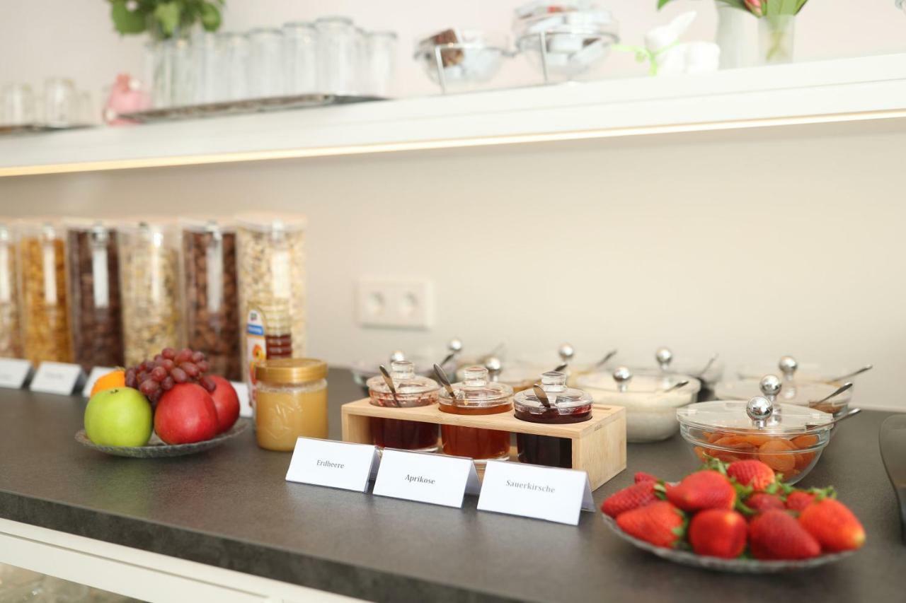 Hotel Am Buchwald Esslingen am Neckar Екстериор снимка