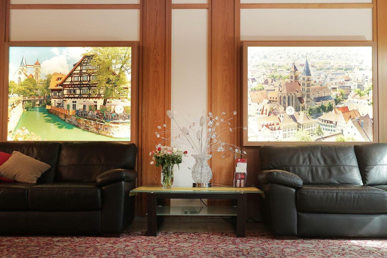 Hotel Am Buchwald Esslingen am Neckar Екстериор снимка